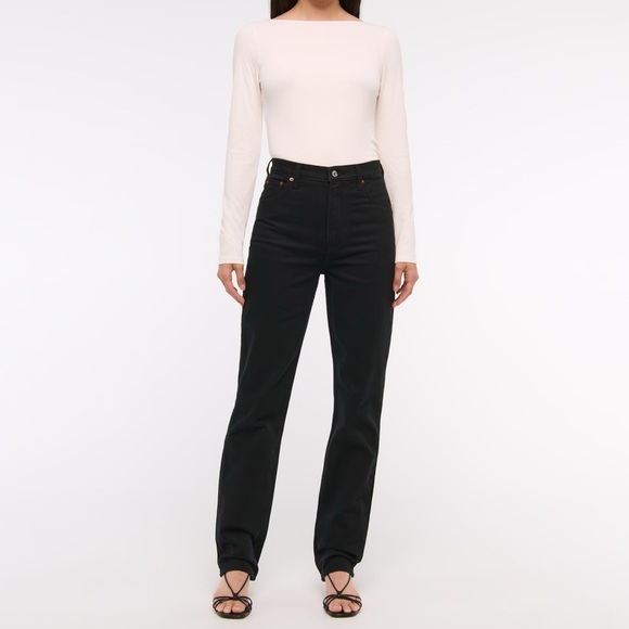 NWT Abercrombie Ultra High Rise 90s Straight Jean - Picture 1 of 10